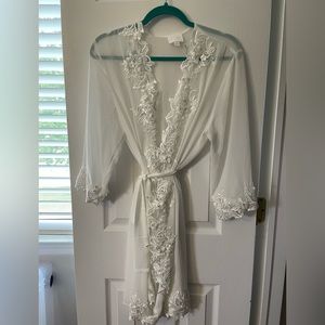 Le Rose White Lace Trim Bridal Robe